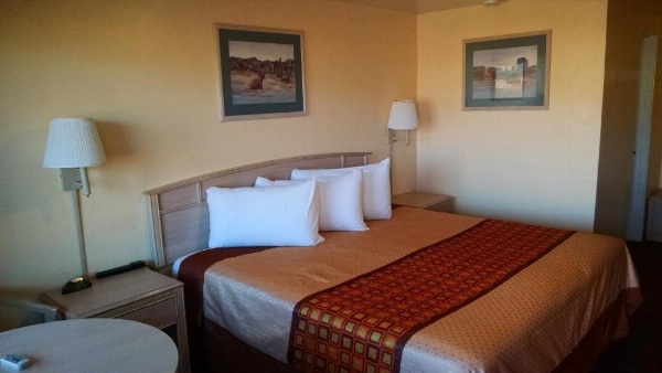 White Sands Motel image 5